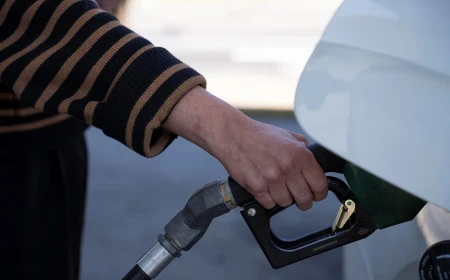 US Gasoline Prices Fall for Sixth Straight Week as Iran Tensions Ease