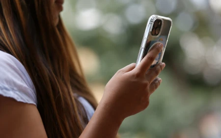 Australia Expands Regulator Powers to Pursue Big Tech Over Under-16 Social Media Ban