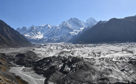Strong earthquake hits Hindu Kush, shaking Afghanistan and Pakistan